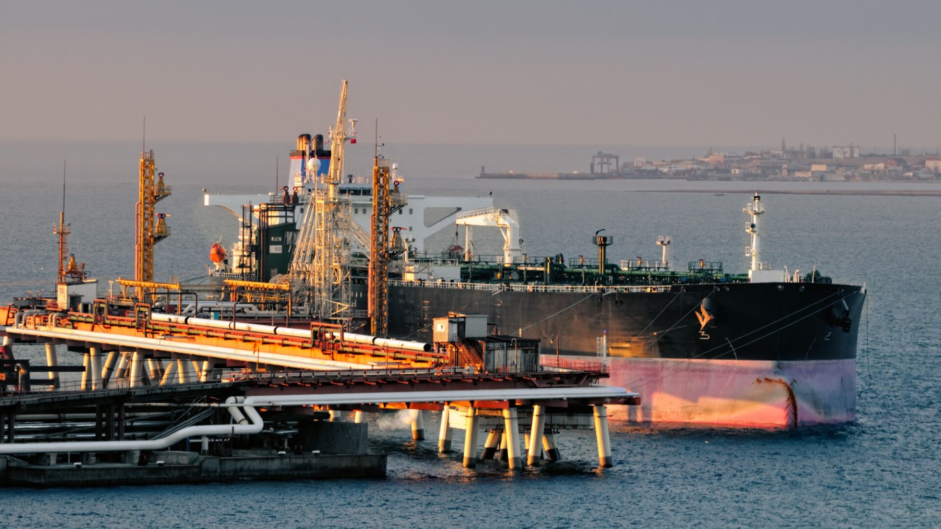 Bude uvolněn průjezd Hormuzským průlivem i pro „neíránské“ lodě? Ilustrační foto: Depositphotos.com