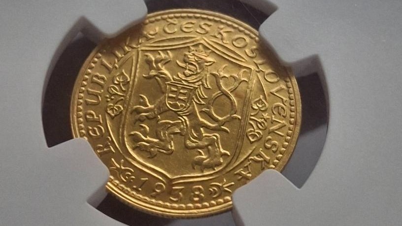 V perfektním stavu se svatováclavského dukátu z roku 1938 dochovalo jen několik kusů. Foto: Aukro, se souhlasem