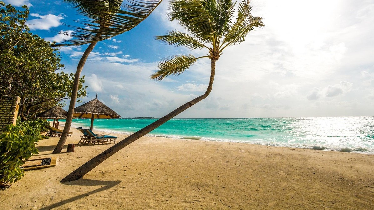 Romantické Maledivy se kvůli válce na Blízkém východě změnily v nedobrovolné vězení pro nemálo turistů. Ilustrační foto: Pixabay.com