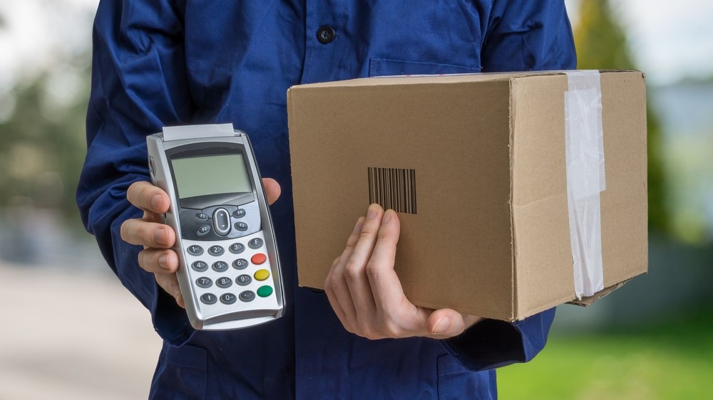 Díky zvyšujícím se reálným mzdám dochází k růstu tržeb obchodníků. Ty se stále častěji realizují přes internetové a zásilkové obchody. Ilustrační foto: Depositphotos.com