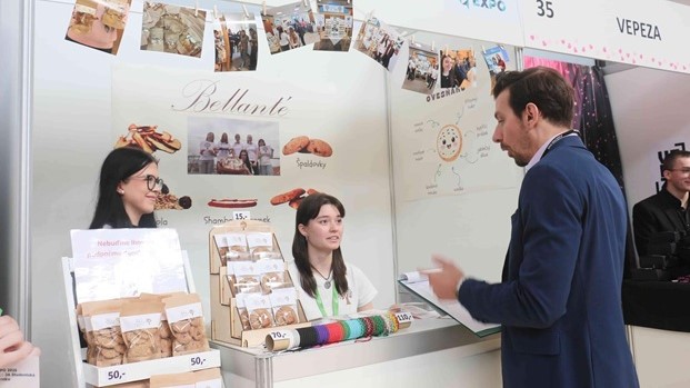 Porotce při návštěvě stánku. Ilustrační foto: JA Czech